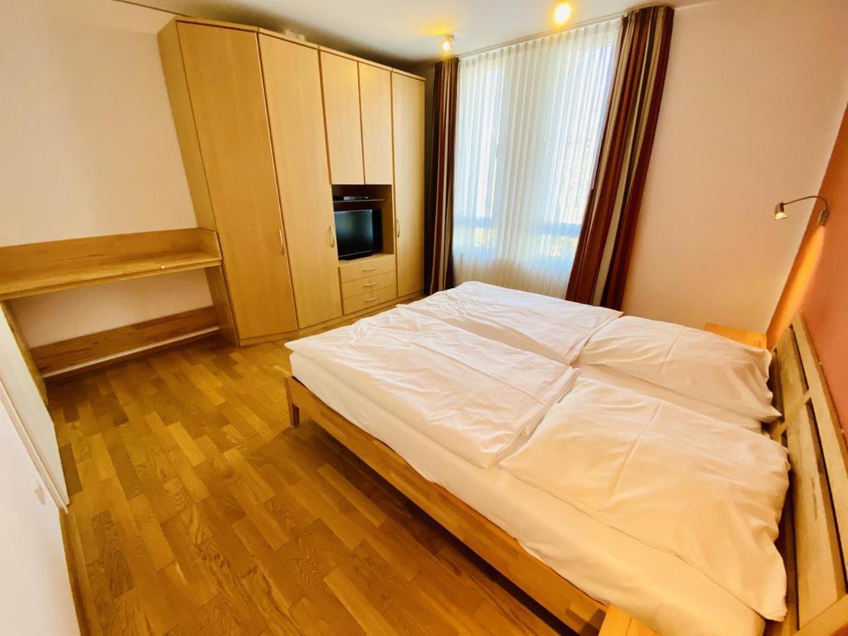 Residenz/Parkblick Lägenhet Rostock Exteriör bild